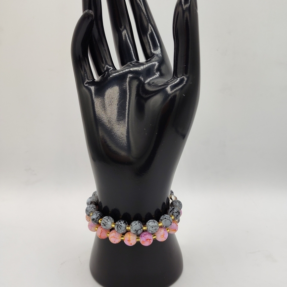 🎄NWOT Multicolor Glass Beaded Bracelet with Eagle Charms - Picture 2 of 3